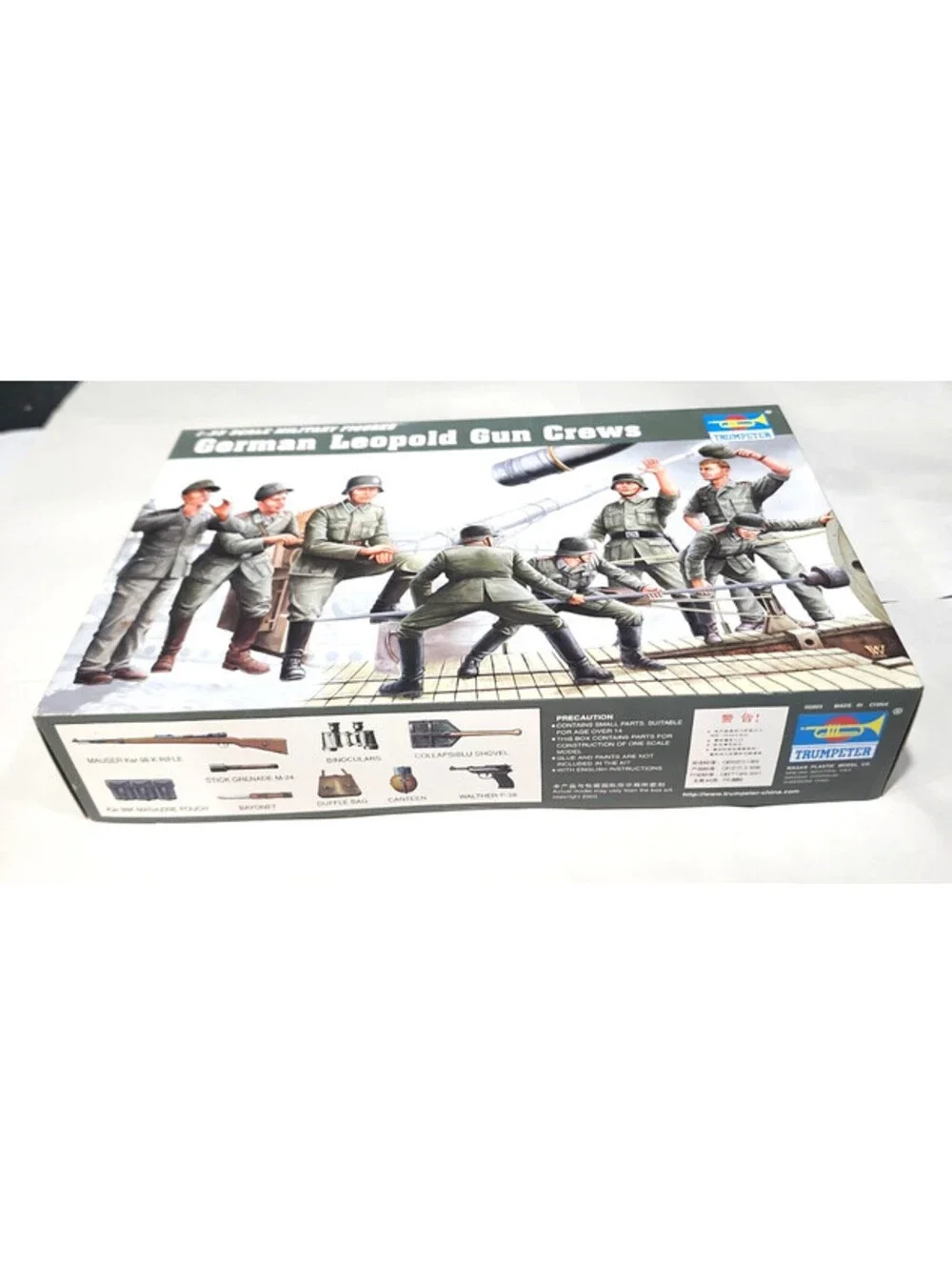 Trumpeter 1/35 German Leopold Gun Crews WWII Military Figures Model Kit 0040